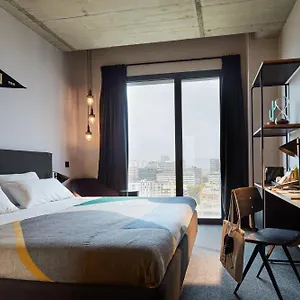 the-social-hub-barcelona-poble-nou.topbarcelonahotels.com/